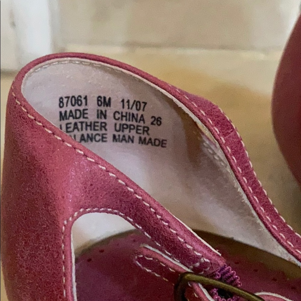Dark pink cute small wedge shoes ! - Picture 2 of 4